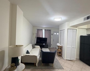 978 Mount Olivet Road Ne - Photo Thumbnail 2