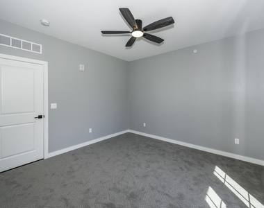 5399 Plymouth Road - Photo Thumbnail 31