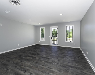 5395 Plymouth Road - Photo Thumbnail 6