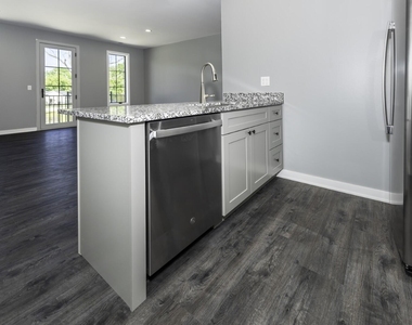 5395 Plymouth Road - Photo Thumbnail 12