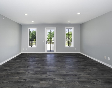 5395 Plymouth Road - Photo Thumbnail 5