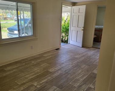 511 Royal Street - Photo Thumbnail 1