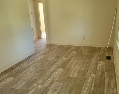 511 Royal Street - Photo Thumbnail 5