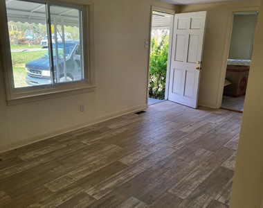 511 Royal Street - Photo Thumbnail 3