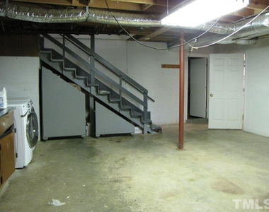 501 Parkview Drive - Photo Thumbnail 9