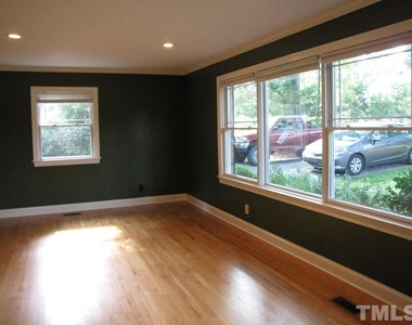 501 Parkview Drive - Photo Thumbnail 2