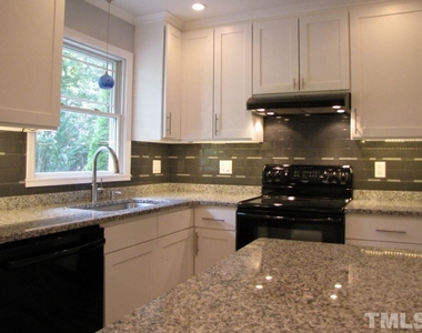 501 Parkview Drive - Photo Thumbnail 3