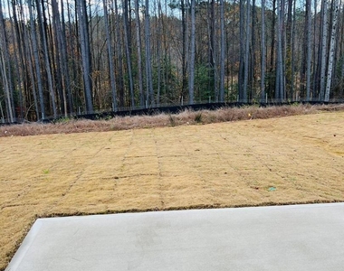 745 Riguard Way - Photo Thumbnail 28