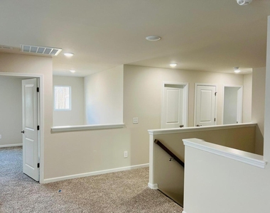 745 Riguard Way - Photo Thumbnail 13