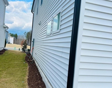 745 Riguard Way - Photo Thumbnail 30