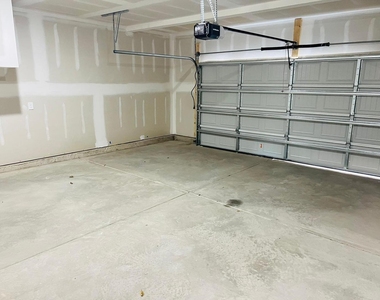 745 Riguard Way - Photo Thumbnail 26