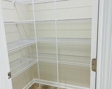 745 Riguard Way - Photo Thumbnail 20
