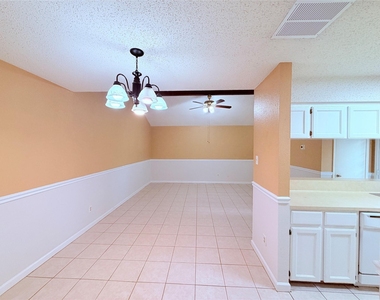 6503 Columbia Oaks Ct - Photo Thumbnail 6