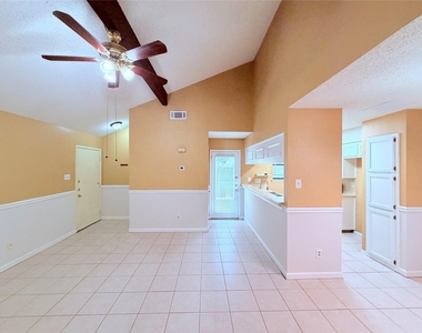 6503 Columbia Oaks Ct - Photo Thumbnail 4