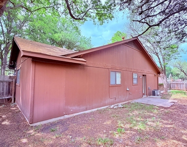 6503 Columbia Oaks Ct - Photo Thumbnail 25