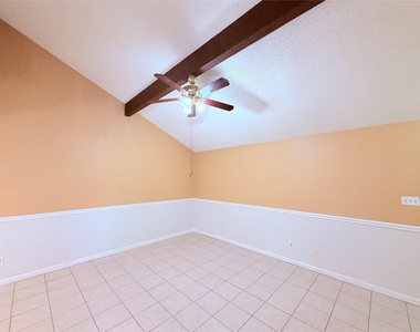 6503 Columbia Oaks Ct - Photo Thumbnail 8