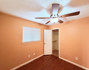 6503 Columbia Oaks Ct - Photo Thumbnail 18