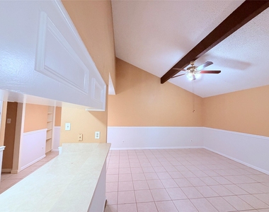 6503 Columbia Oaks Ct - Photo Thumbnail 7