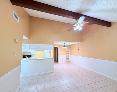 6503 Columbia Oaks Ct - Photo Thumbnail 2
