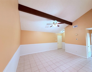 6503 Columbia Oaks Ct - Photo Thumbnail 5