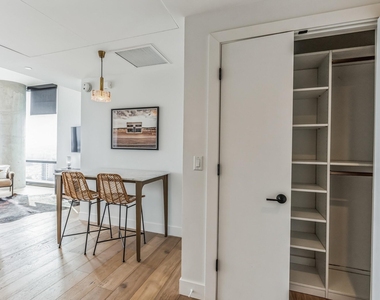 70 Rainey St - Photo Thumbnail 34