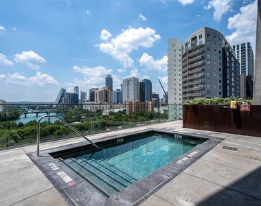 70 Rainey St - Photo Thumbnail 18