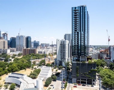 70 Rainey St - Photo Thumbnail 5