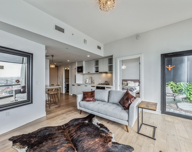 70 Rainey St - Photo Thumbnail 32