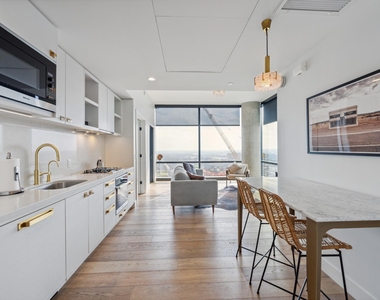 70 Rainey St - Photo Thumbnail 35