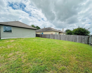 7521 Cedar Edge Dr - Photo Thumbnail 20
