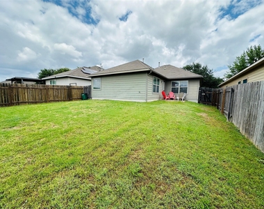 7521 Cedar Edge Dr - Photo Thumbnail 19