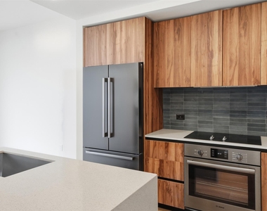 84 East Ave - Photo Thumbnail 13