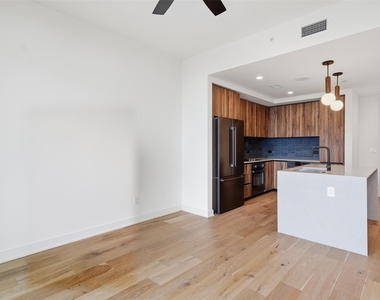 84 East Ave - Photo Thumbnail 11
