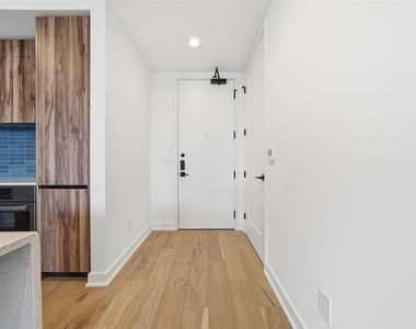 84 East Ave - Photo Thumbnail 7