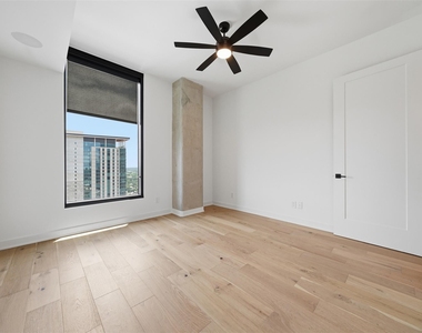 84 East Ave - Photo Thumbnail 2