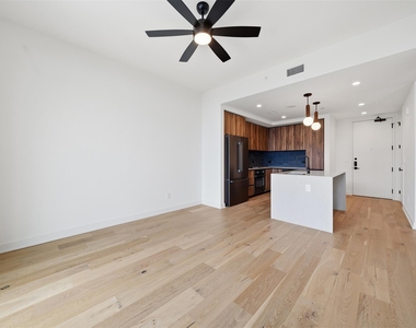 84 East Ave - Photo Thumbnail 8