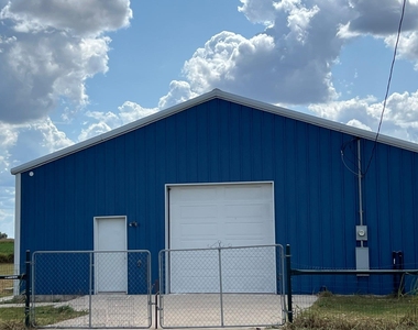 2000 County Road 453 Rnch - Photo Thumbnail 5
