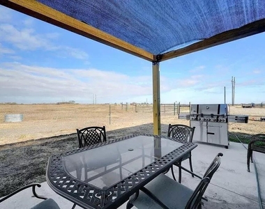 2000 County Road 453 Rnch - Photo Thumbnail 1
