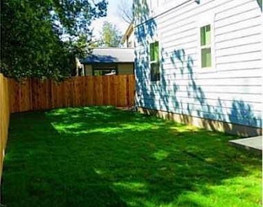 4420 Red River St - Photo Thumbnail 4