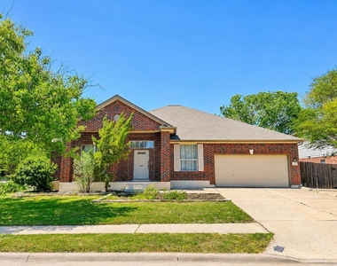 1112 Vanderbilt Cir - Photo Thumbnail 23