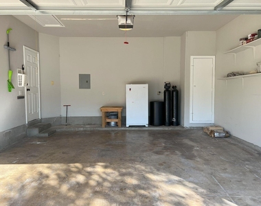 1112 Vanderbilt Cir - Photo Thumbnail 20