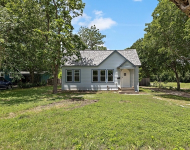 1301 Sloan St - Photo Thumbnail 3