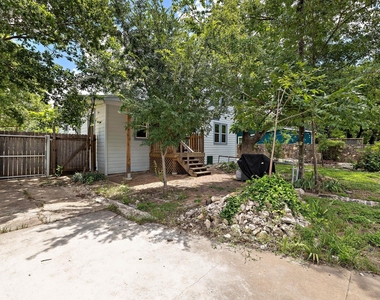 1301 Sloan St - Photo Thumbnail 24