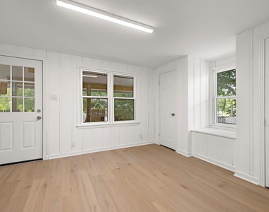 1301 Sloan St - Photo Thumbnail 14