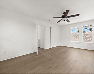 1301 Sloan St - Photo Thumbnail 20