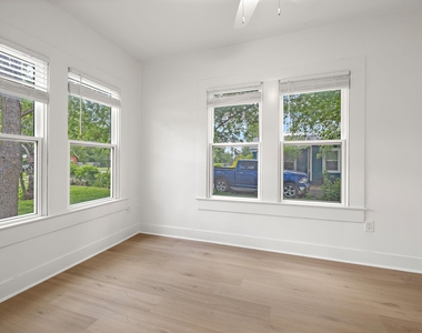 1301 Sloan St - Photo Thumbnail 8