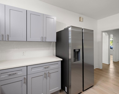 1301 Sloan St - Photo Thumbnail 12
