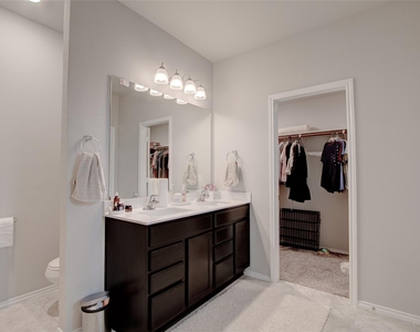 1317 Cesarina St - Photo Thumbnail 16