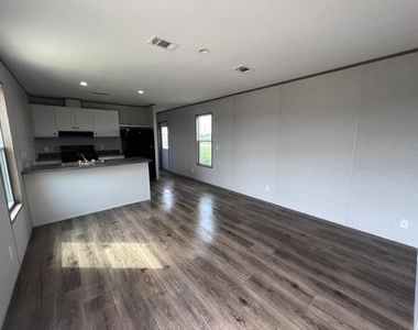 116 Mazatlan Dr - Photo Thumbnail 2