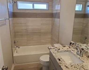 109 Everett Ct - Photo Thumbnail 6